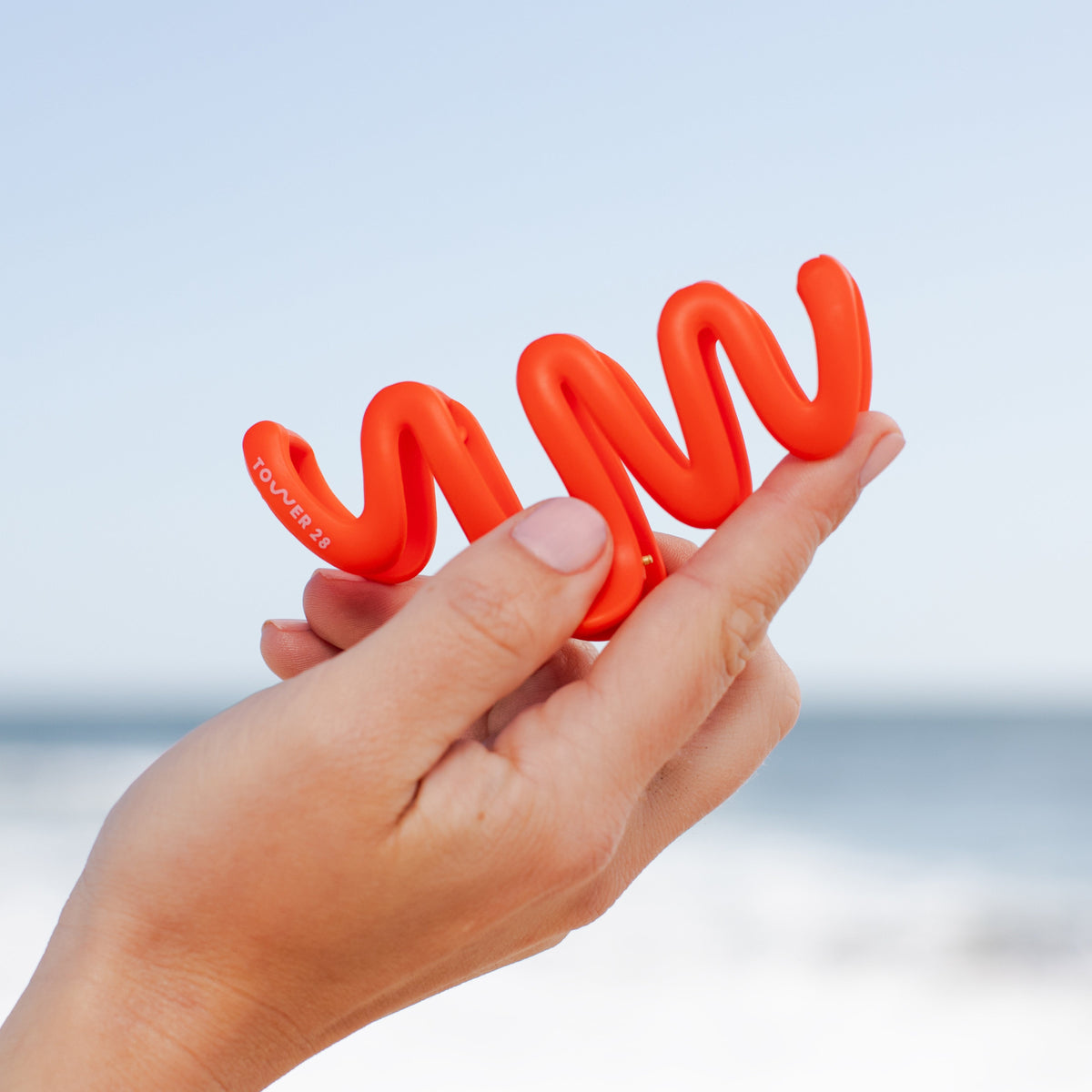 The ‘W’ Claw Clip N4